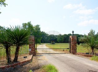 9735 Camp Arrowmoon Rd, Hearne, TX 77859