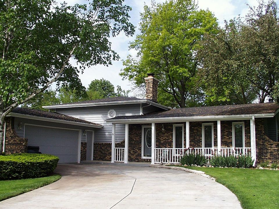 Front w/New Porch and Drive