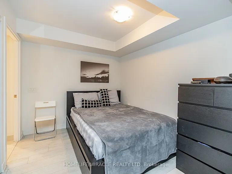525 Adelaide St W #501 — Photo 13