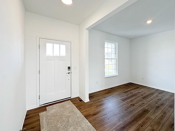 5th image of 106 Obrien Ct #16