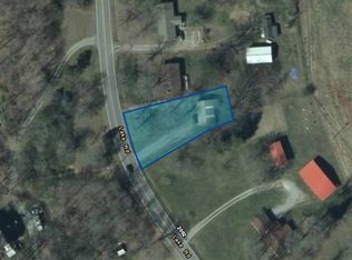 2049 Lake Rd, Greenbrier, TN 37073