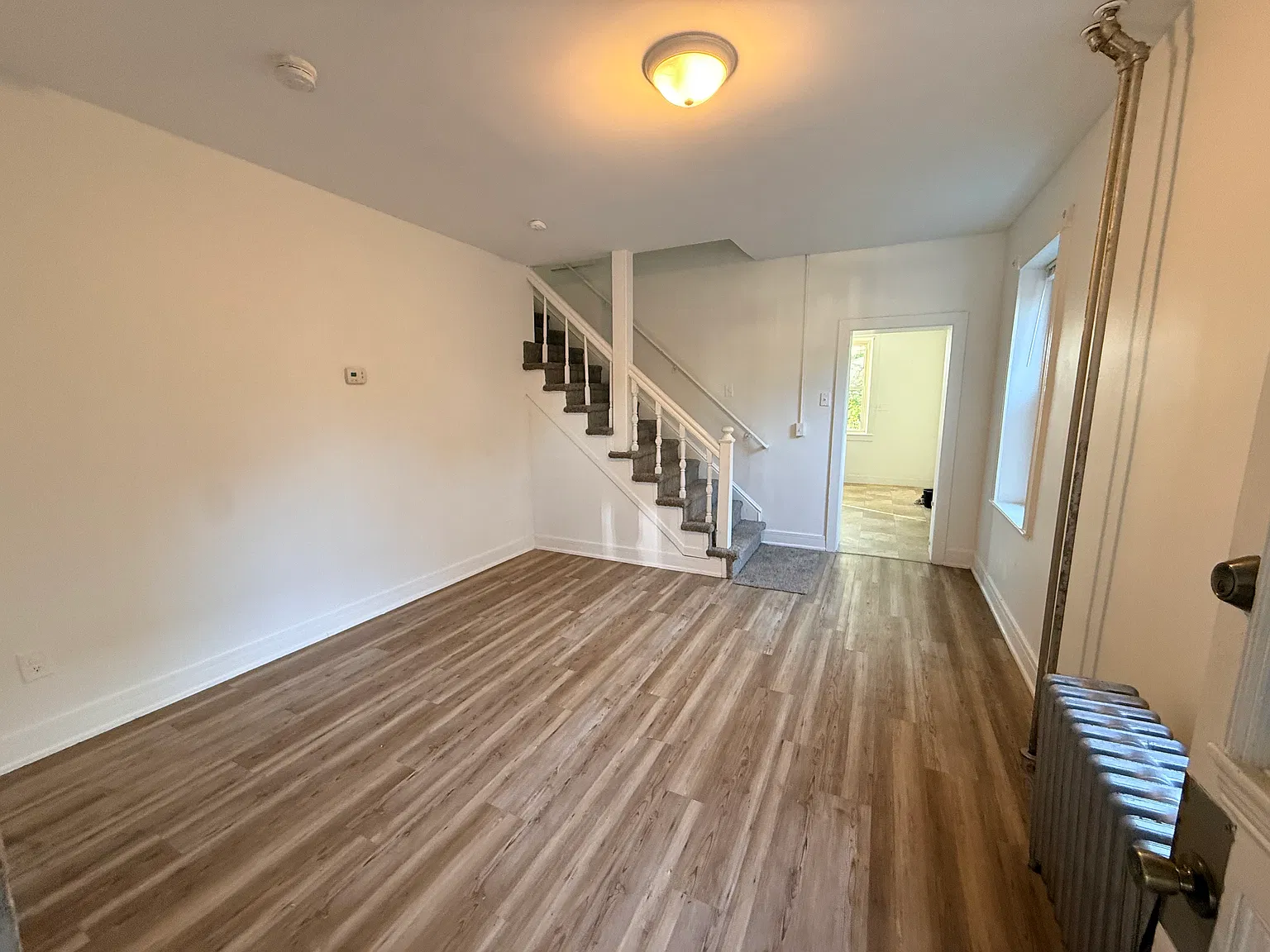 3 bed, 958 sqft, $2,000 — Photo 4