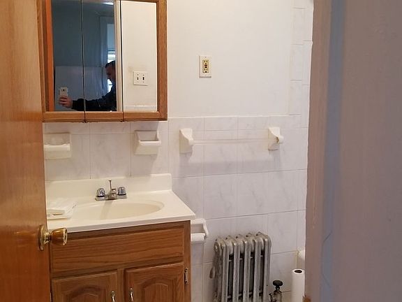5th image of 3136 30th St APT 1F