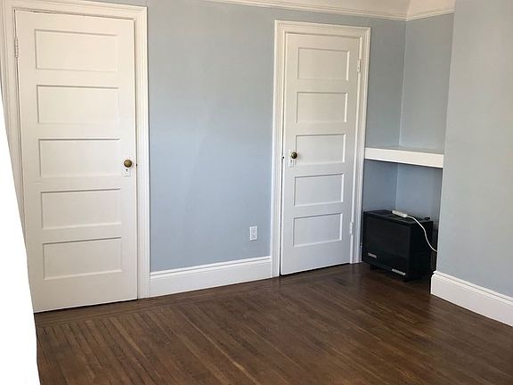 3rd image of 2600 N St APT 04