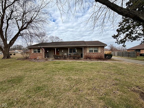 2nd image of 405 Greenacres Dr