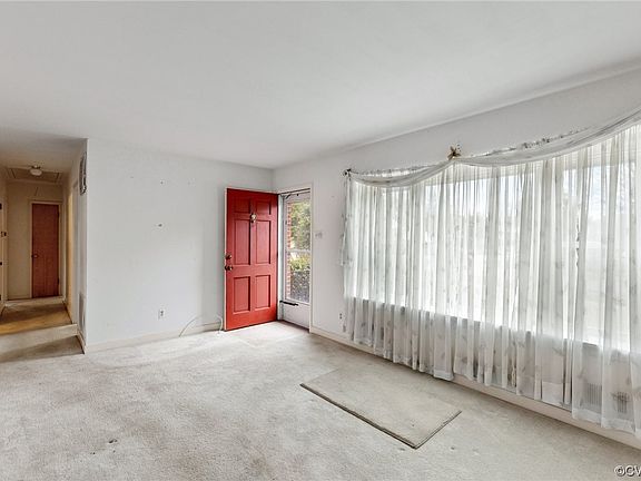 4th image of 8400 Woodward Dr