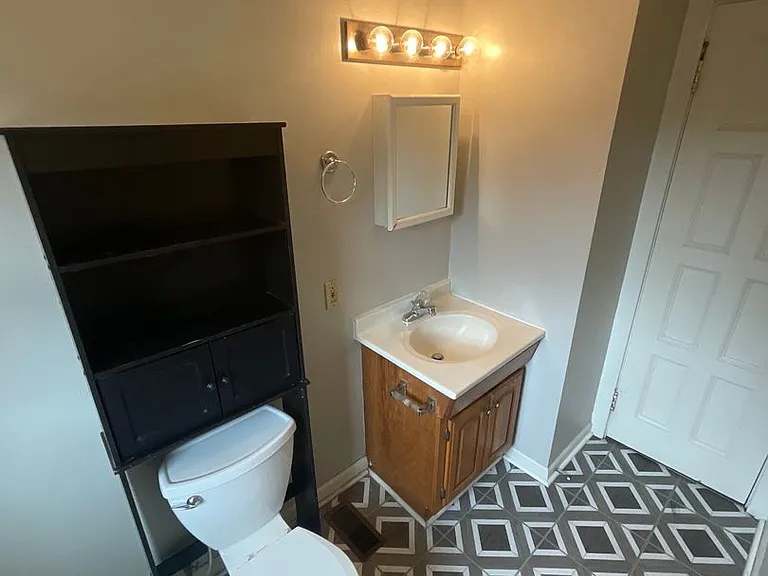 1217 N College Ave — Photo 5