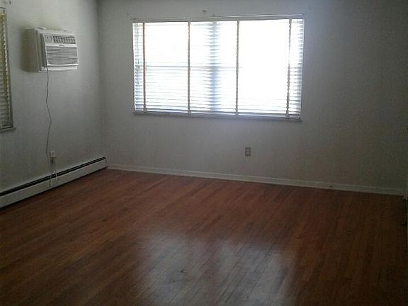 2nd image of 3509 Cowie Ave APT 4