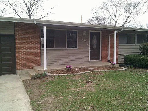10226 Green Valley Dr photo 1