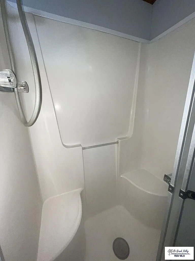 3 bed, 2.0 bath, 1216 sqft, $1,150 — Photo 4