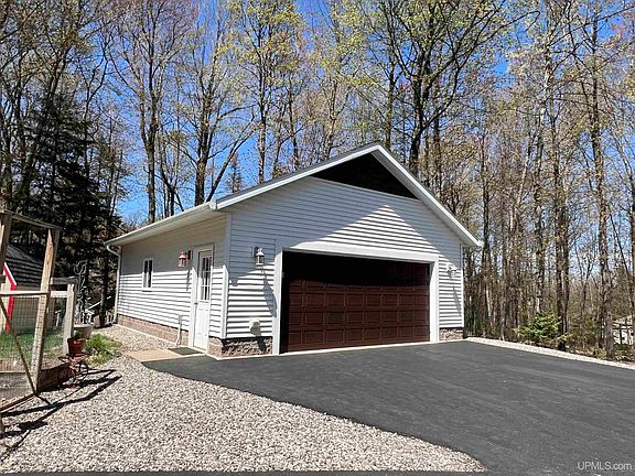 3rd image of 115 Hidden Springs Dr