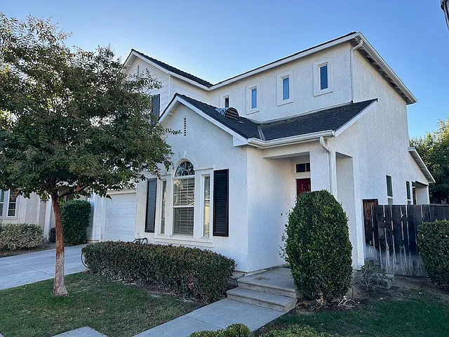 3 bed, 1971 sqft, $2,600 — Photo 2