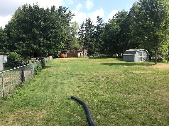 5th image of 348 Lakeshore Dr