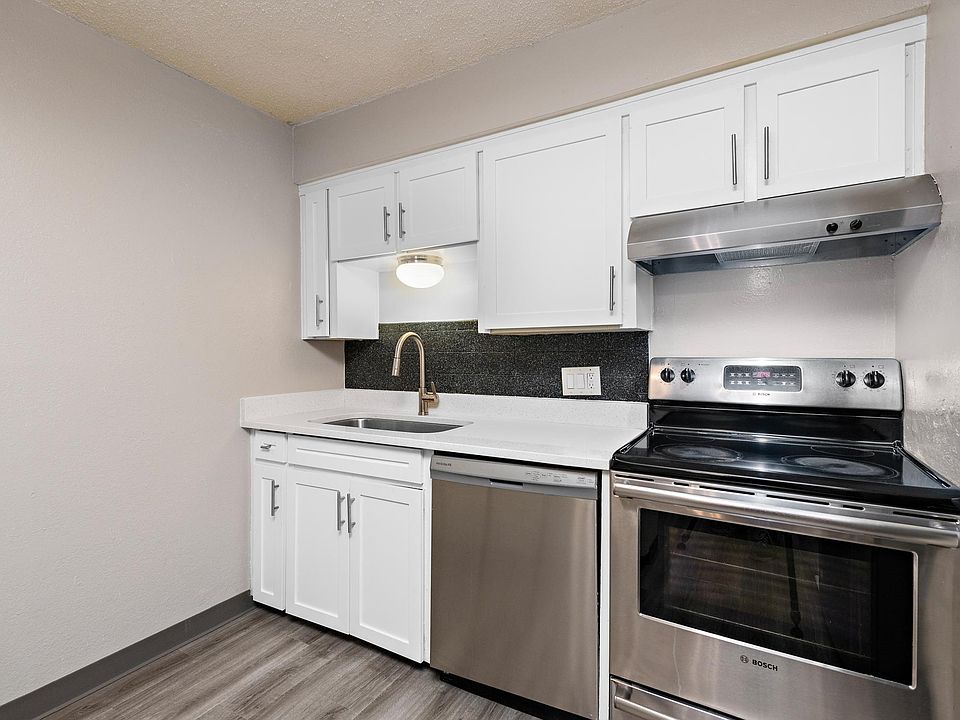 1st image of 4033 Oak St APT G