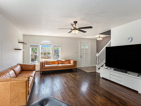 5th image of 907 Wealthy St SE Unit A