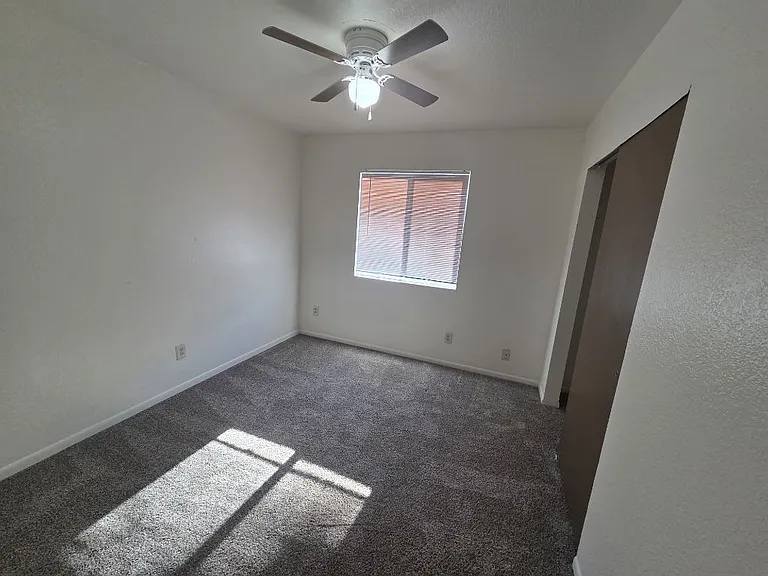 180 Breakwater Dr — Photo 7