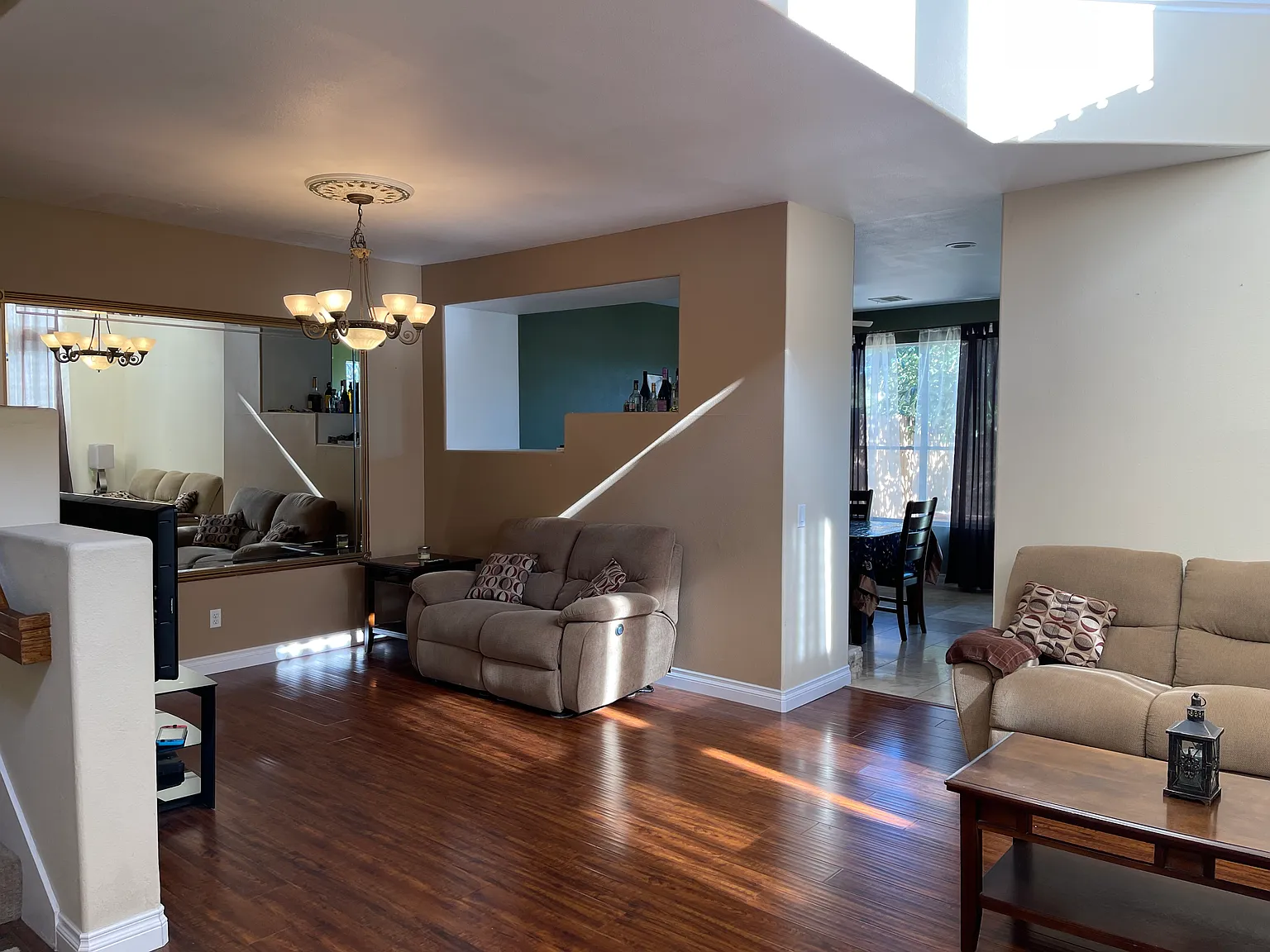 3 bed, 2.5 bath, 1763 sqft, $4,200 — Photo 2
