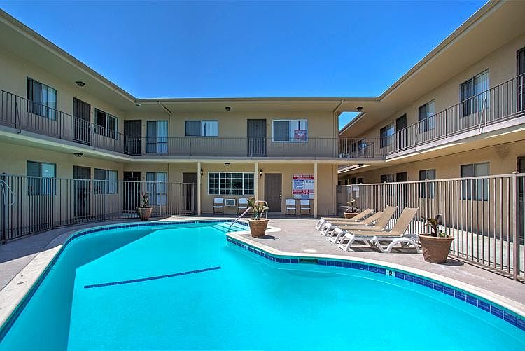 1st image of 12405 Benedict Ave APT 28