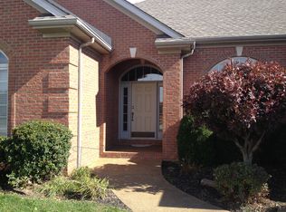 12 Quail Crossing Dr, Boonville, IN 47601
