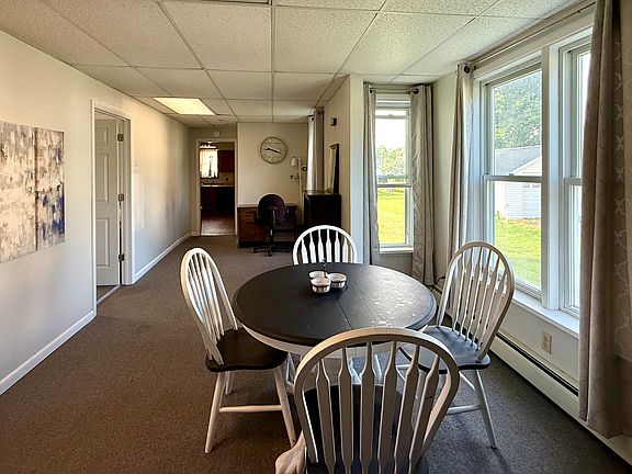 3rd image of 586 E Main St APT 1