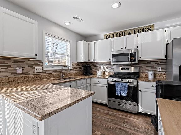 4th image of 7300 Silverwood Ct
