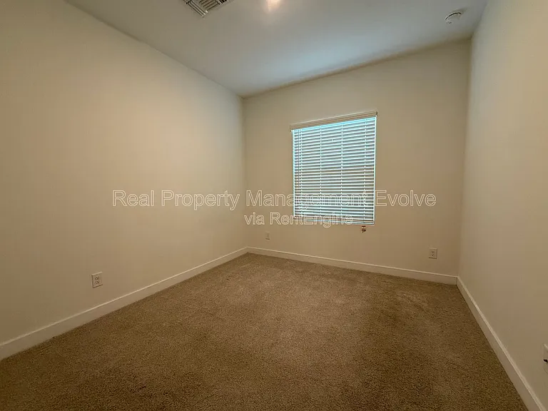 6324 W Warner St — Photo 28