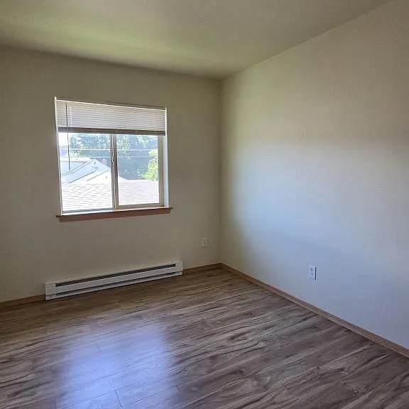 113 E Riggs St — Photo 7