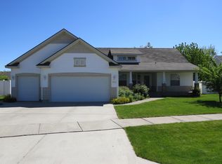 8224 N Coolin Dr, Hayden Lake, ID 83835