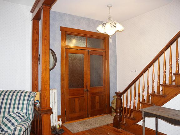 2nd image of 412 Market St
