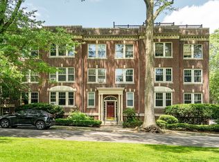 15 Thatcher St UNIT F2-2, Brookline, MA 02446