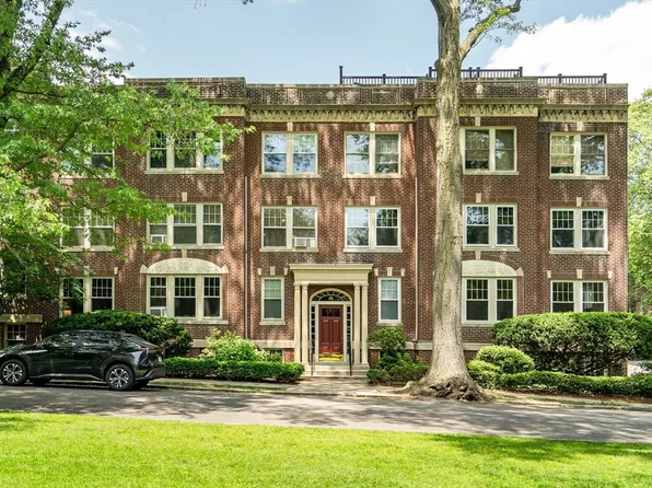 15 Thatcher St Unit F2-2, Brookline, MA 02446