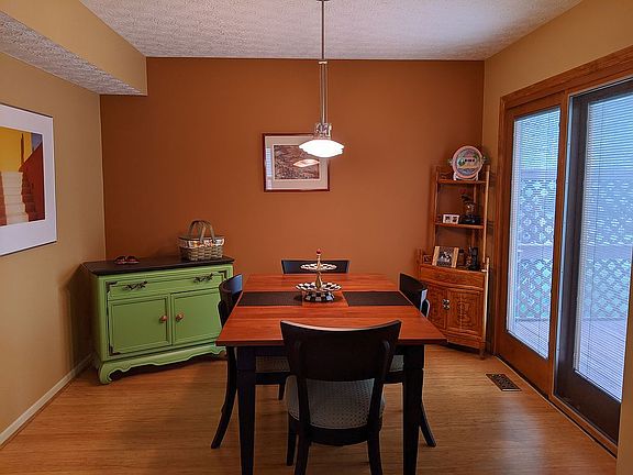 4th image of 2926 Torrey Pines Dr