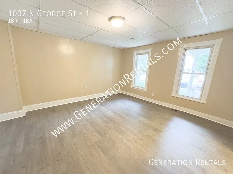 1007 N George St #1 — Photo 8