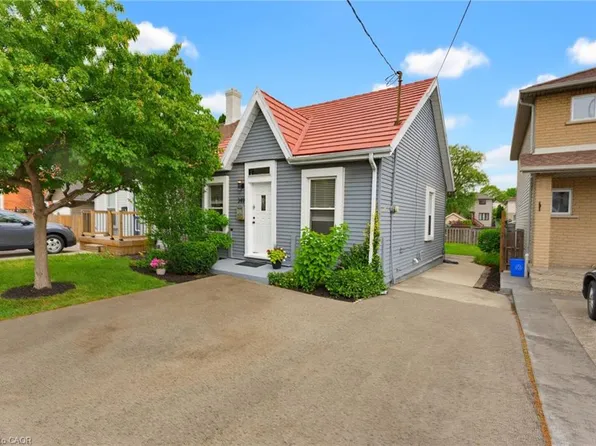 349 John St N, Hamilton, ON L8L 4R2
