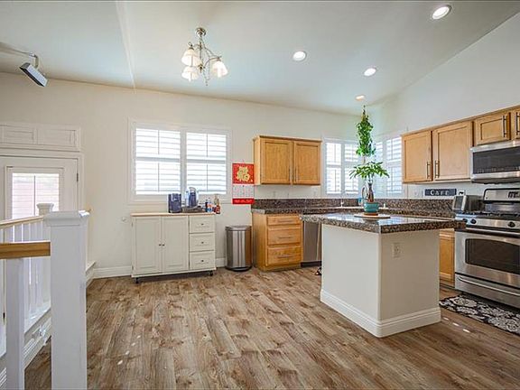 4th image of 265 Garnet Garden St