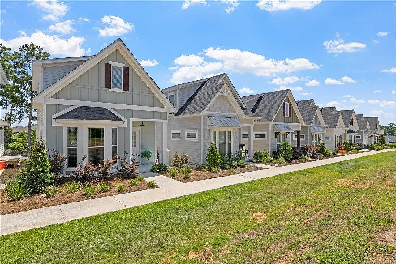 3 bed, 2.5 bath, 1292 sqft, $2,250 — Photo 2