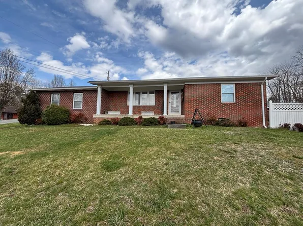 1037 Pond St, Pounding Mill, VA 24637