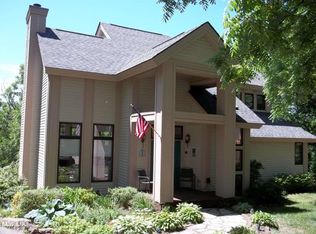 1 Westview Ln, Galena, IL 61036