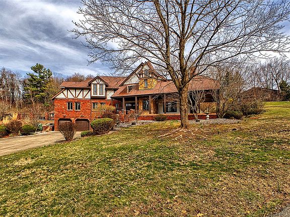 2nd image of 133 Farmington Pl