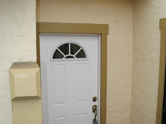 5th image of 1644 Branham Ln Unit C