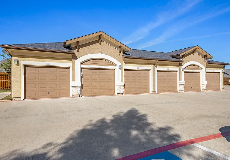 Summercrest Burleson Apartments — Photo 46
