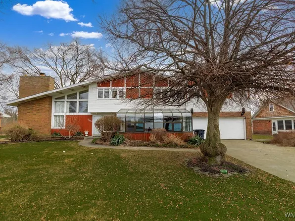 1285 W River Rd, Grand Island, NY 14072