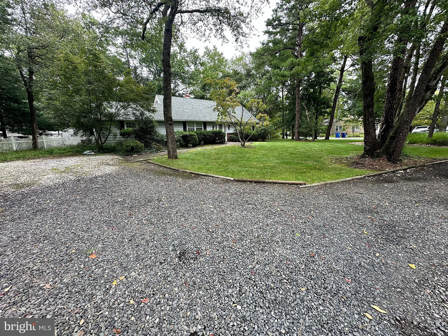 3 bed, 2.0 bath, 2123 sqft, $3,400 — Photo 4