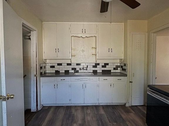 3rd image of 1204 Coffield St