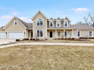 425 E Oak Ave, Wheaton, IL 60187