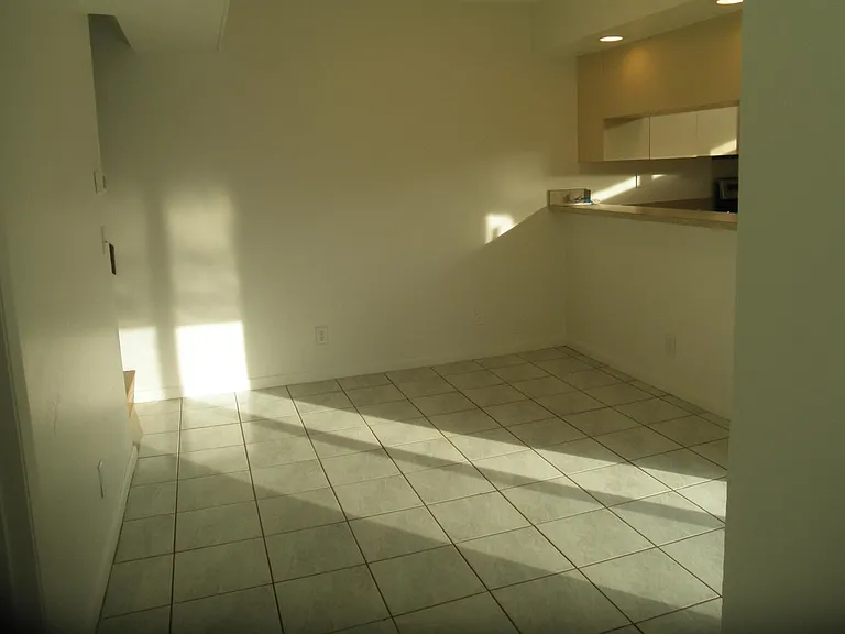 3896 Victoria Dr — Photo 5