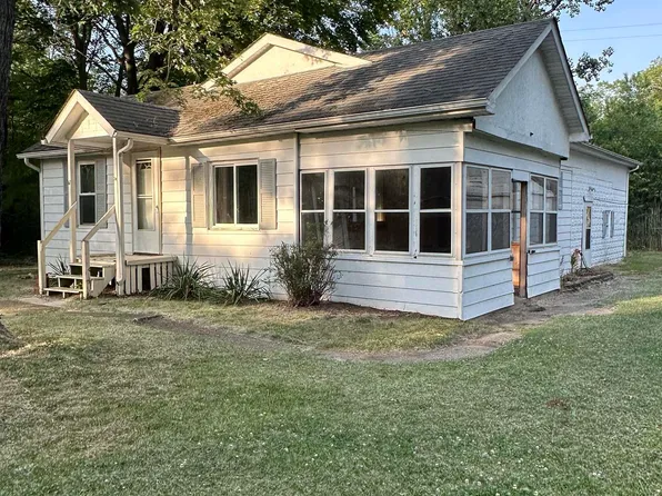 875 S Bartlett Rd, Saint Clair, MI 48079