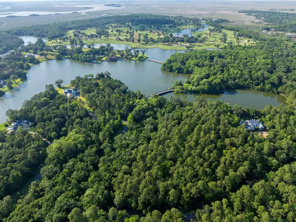 107 Harris Ln, Saint Simons Island, GA 31522