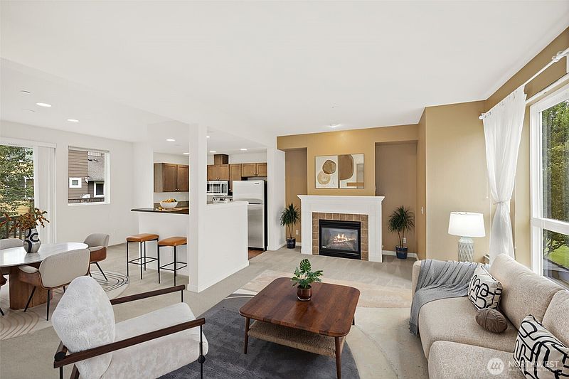 3rd image of 1748 24th Avenue NE