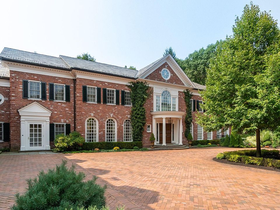 1st image of 200 Pond Rd